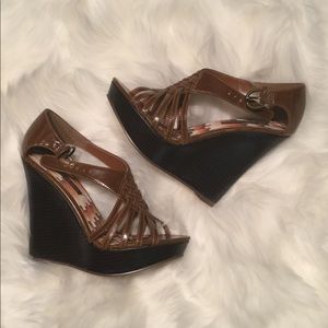 Michael Antonio Galian strappy tan wedges